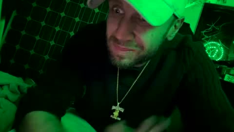 Snapshot of son_e_blacc chatting on 01/27/25, 12:12 Soni online show from 01/27/25, 12:12