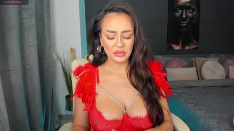 Snapshot of sonia__rey chatting on 02/04/25, 06:27 Sonia Rey online show from 02/04/25, 06:27