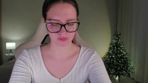 Snapshot of sonia_moon_ chatting on 12/08/24, 04:14 sonia_moon_ online show from 12/08/24, 04:14