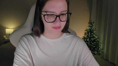 Snapshot of sonia_moon_ chatting on 12/28/24, 04:19 sonia_moon_ online show from 12/28/24, 04:19