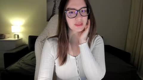 Snapshot of sonia_moon_ chatting on 03/02/25, 01:26 sonia_moon_ online show from 03/02/25, 01:26