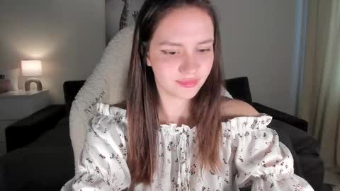 Snapshot of sonia_moon_ chatting on 03/12/25, 05:35 sonia_moon_ online show from 03/12/25, 05:35