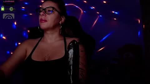 Snapshot of sonyadevon chatting on 10/10/25, 04:00 Sonia online show from 10/10/25, 04:00