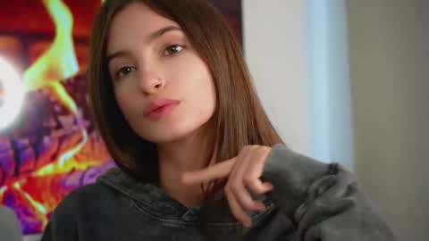 Eva 3 online show from 10/11/25, 09:08