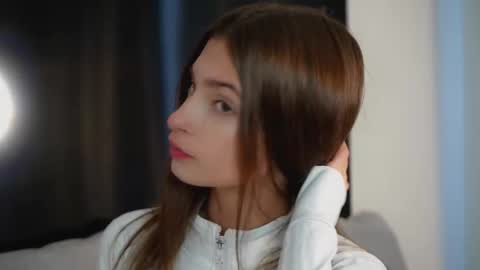 Eva 3 online show from 10/15/25, 08:14