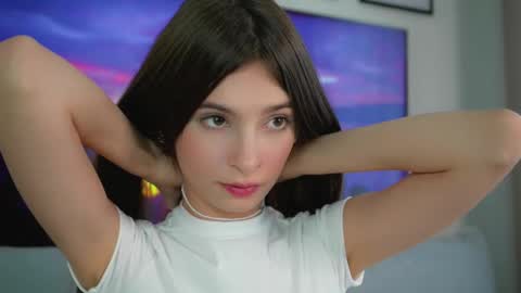 Eva 3 online show from 11/19/25, 09:53