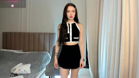 Yumi online show from 09/23/25, 02:58