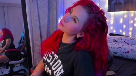 Snapshot of sophi_01 chatting on 01/13/25, 06:49 sophie online show from 01/13/25, 06:49