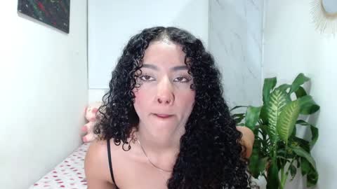 Snapshot of sophi_baby chatting on 12/27/24, 05:31 Sophi baby online show from 12/27/24, 05:31