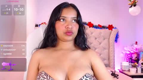 Snapshot of sophi_gray chatting on 12/20/24, 08:01 Shophi online show from 12/20/24, 08:01