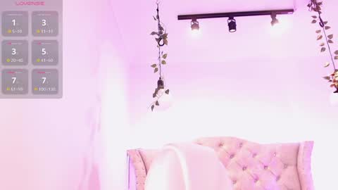 Snapshot of sophi_gray chatting on 01/12/25, 06:49 Shophi online show from 01/12/25, 06:49