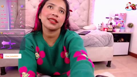 Snapshot of sophi_gray chatting on 01/18/25, 10:17 Shophi online show from 01/18/25, 10:17
