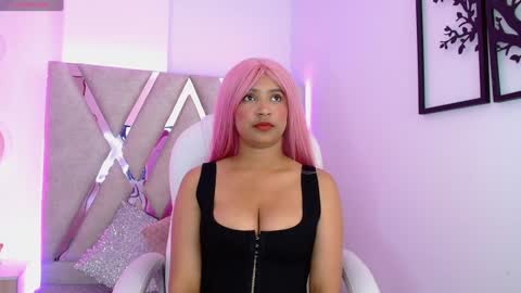 Snapshot of sophi_gray chatting on 01/19/25, 11:45 Shophi online show from 01/19/25, 11:45