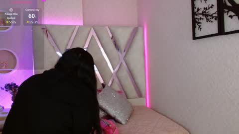 Snapshot of sophi_gray chatting on 01/28/25, 11:06 Shophi online show from 01/28/25, 11:06