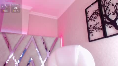 Snapshot of sophi_gray chatting on 02/10/25, 11:36 Shophi online show from 02/10/25, 11:36