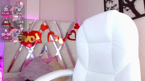 Snapshot of sophi_gray chatting on 02/24/25, 11:32 Shophi online show from 02/24/25, 11:32