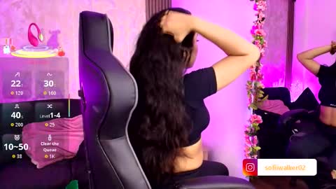 Snapshot of sophi_gray chatting on 10/17/25, 11:57 Shophi online show from 10/17/25, 11:57