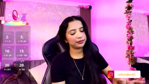 Snapshot of sophi_gray chatting on 10/18/25, 12:17 Shophi online show from 10/18/25, 12:17