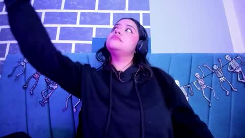 Sofia online show from 10/20/25, 05:41