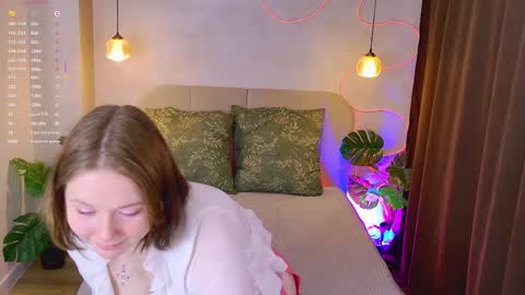 Snapshot of sophi_x chatting on 09/20/25, 01:45 Sophie online show from 09/20/25, 01:45