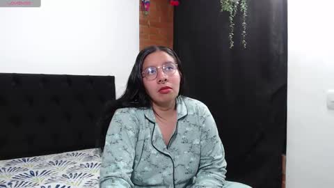 Snapshot of sophia_666_ chatting on 02/21/25, 04:07 Sophia online show from 02/21/25, 04:07