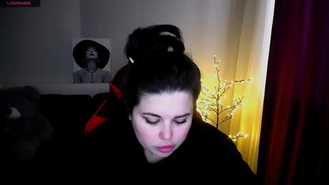 Snapshot of sophia__olsen chatting on 02/18/25, 11:33 sophia__olsen online show from 02/18/25, 11:33