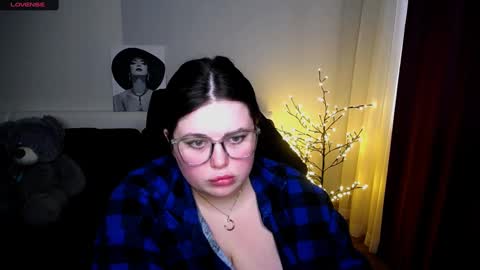 Snapshot of sophia__olsen chatting on 02/19/25, 12:44 sophia__olsen online show from 02/19/25, 12:44
