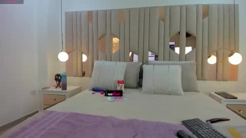 sophia_angel_ online show from 09/25/25, 08:56