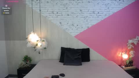 sophia_brunette21 online show from 11/21/25, 11:20