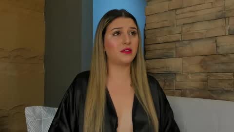 Sophia online show from 10/10/25, 12:59