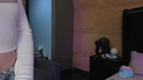 Sophia online show from 11/09/25, 01:09