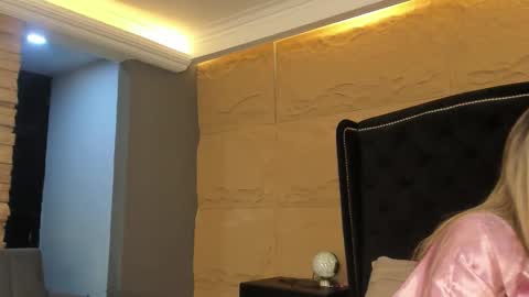 Sophia online show from 11/13/25, 12:26