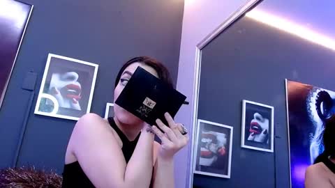 Snapshot of sophia_dk chatting on 02/17/25, 05:43 sophia hottie online show from 02/17/25, 05:43