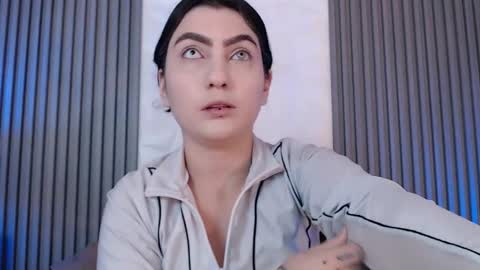 Snapshot of sophia_dk chatting on 09/08/25, 04:50 sophia hottie online show from 09/08/25, 04:50
