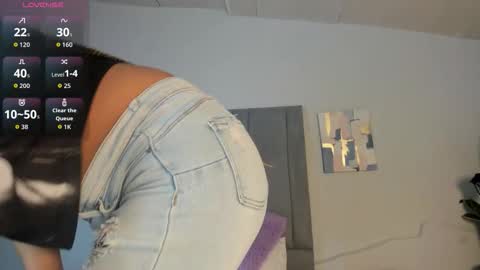 Snapshot of sophia_ebony___ chatting on 11/18/25, 12:42 sophia_ebony___ online show from 11/18/25, 12:42