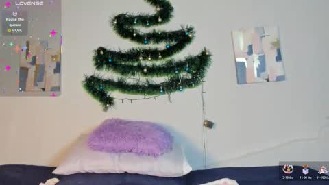 Snapshot of sophia_ebony___ chatting on 11/27/25, 01:02 sophia_ebony___ online show from 11/27/25, 01:02