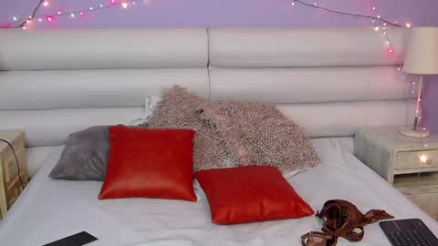 Sofia online show from 01/05/25, 02:08