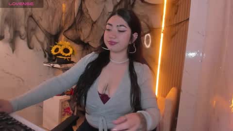 Snapshot of sophia_tf chatting on 10/03/25, 01:30 Sophia online show from 10/03/25, 01:30