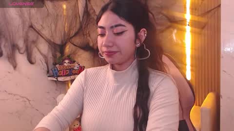 Snapshot of sophia_tf chatting on 10/11/25, 01:42 Sophia online show from 10/11/25, 01:42