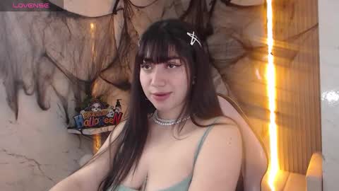 Snapshot of sophia_tf chatting on 10/14/25, 02:29 Sophia online show from 10/14/25, 02:29