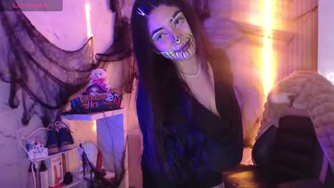 Snapshot of sophia_tf chatting on 10/28/25, 02:42 Sophia online show from 10/28/25, 02:42