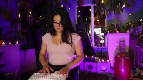 Sofi online show from 10/31/25, 09:10