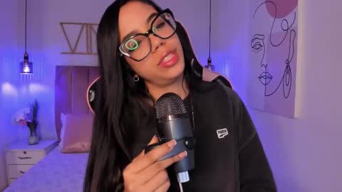 Sophie Hill  online show from 10/18/25, 08:09