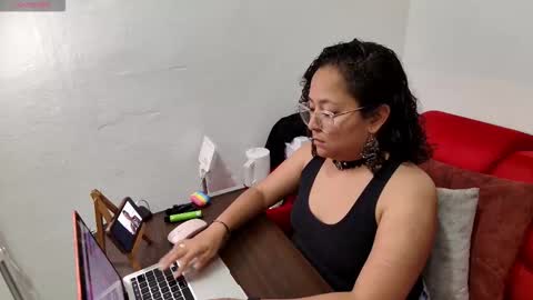 Snapshot of sophiaburton chatting on 09/29/25, 10:47 sophiaburton online show from 09/29/25, 10:47