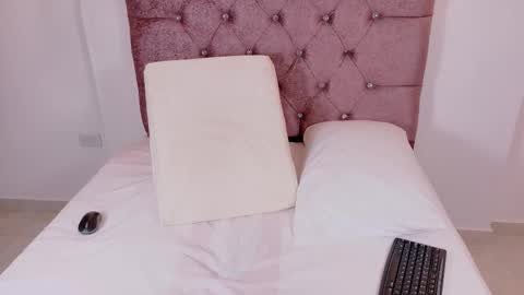 Sophia online show from 11/07/25, 12:27