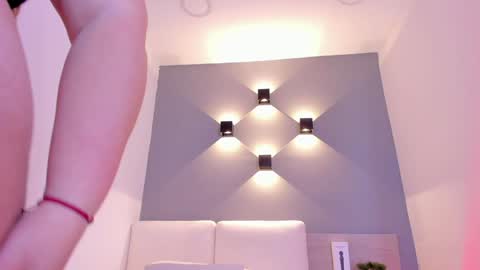 Snapshot of sophiarossee chatting on 01/14/25, 12:24 Sofi online show from 01/14/25, 12:24