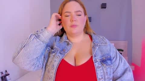 Snapshot of sophiarossee chatting on 02/05/25, 12:38 Sofi online show from 02/05/25, 12:38