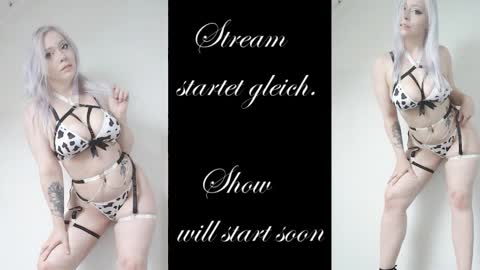 Snapshot of sophiascarlet96 chatting on 09/24/25, 04:10 sophiascarlet96 online show from 09/24/25, 04:10
