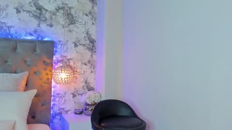 Snapshot of sophidavis chatting on 01/07/25, 05:54 Sophi online show from 01/07/25, 05:54