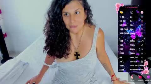 Snapshot of sophie__walker chatting on 09/24/25, 06:11 Sophia online show from 09/24/25, 06:11